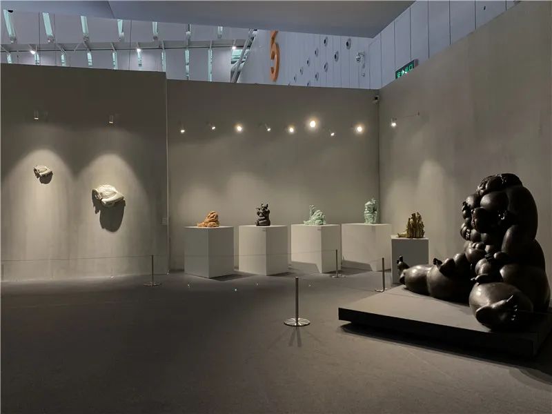 展览对话 | 吕品昌艺术四十年:在探索中远游,又在探索中回归