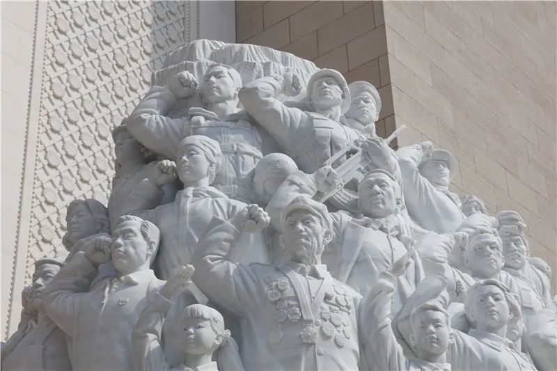 展览对话 | 吕品昌艺术四十年：在探索中远游，又在探索中回归