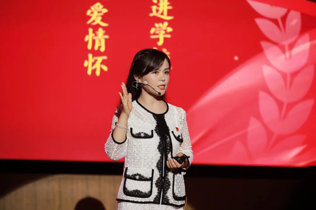 王海虹律师作为全国妇联"维护妇女儿童权益先进个人",从事公益事业20