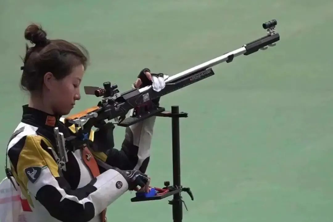 史梦瑶1998年出生,于2017年进入清华大学经管学院就读