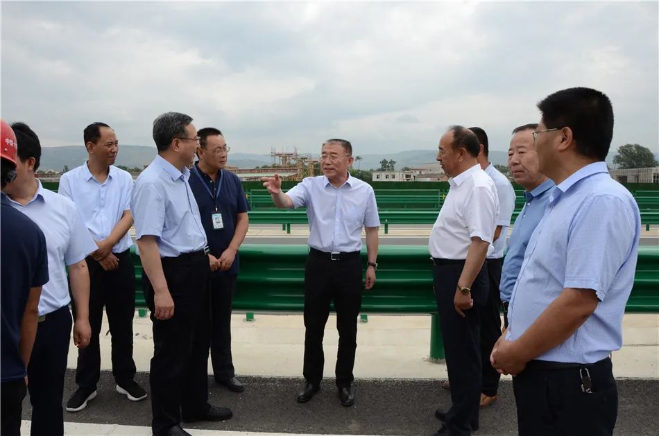 7月22日,天水市委书记王锐带领市直有关部门和秦州区,麦积区负责人