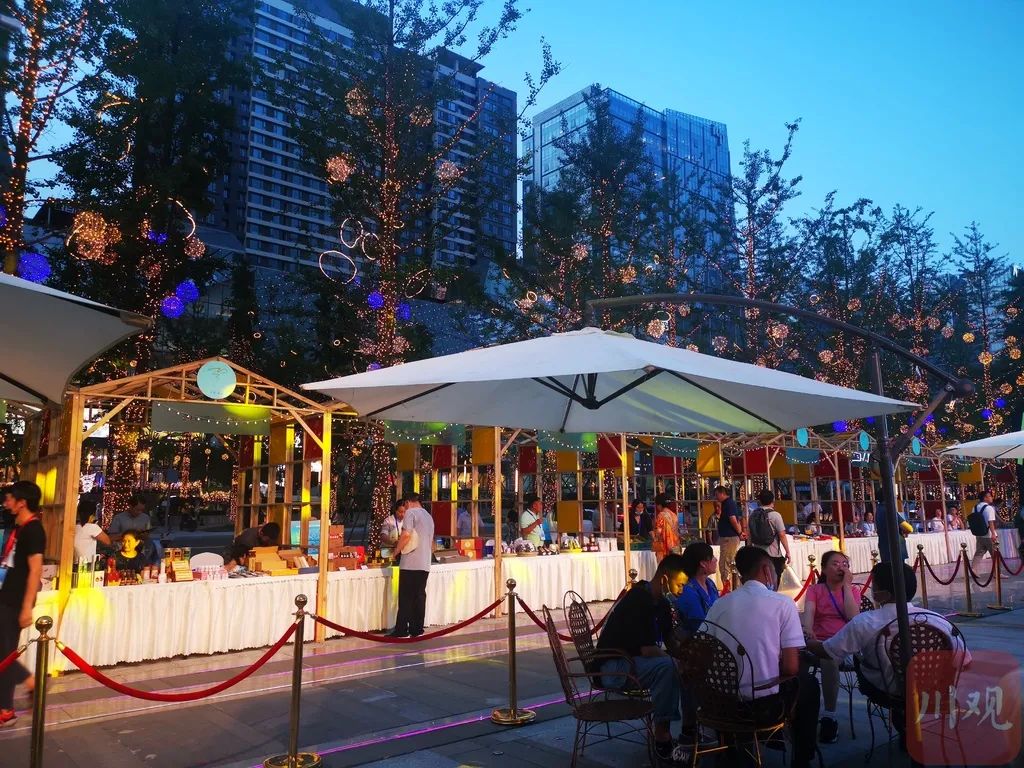 蒋君芳 摄影时值大暑"桑拿天",攀枝花发出"清凉邀请函".