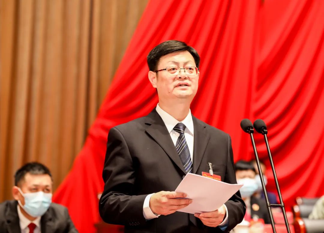 区人大常委会主任周志辉致闭幕词.