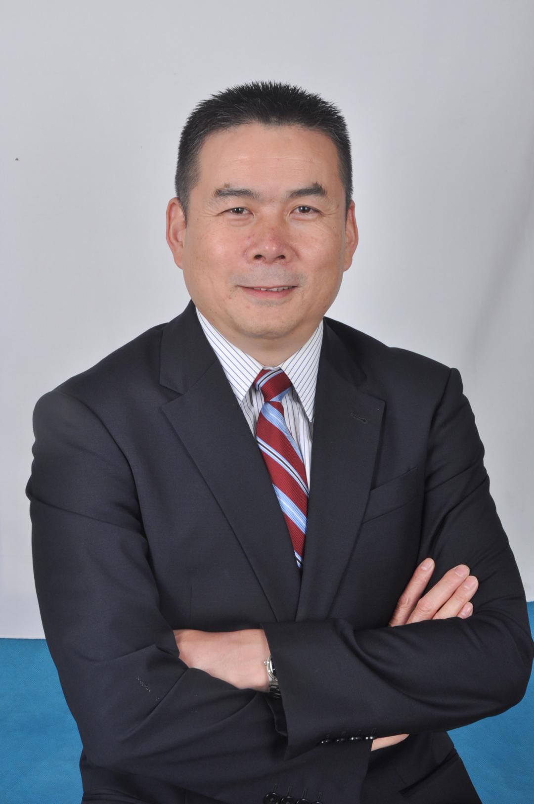 上海仁济医院脊柱外科主任沈洪兴教授莅临我院脊柱外科指导工作