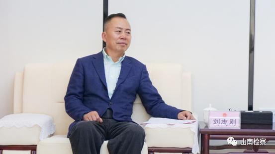 安徽省检察院检委会委员检察员一级高级检察官胡胜友一行莅临山南市