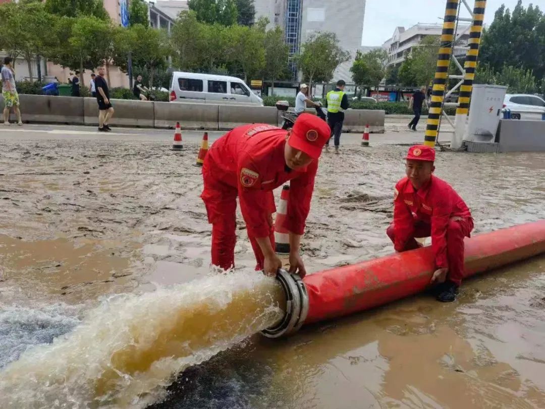 洪災中的救援神器無人機救生機器人動力舟橋