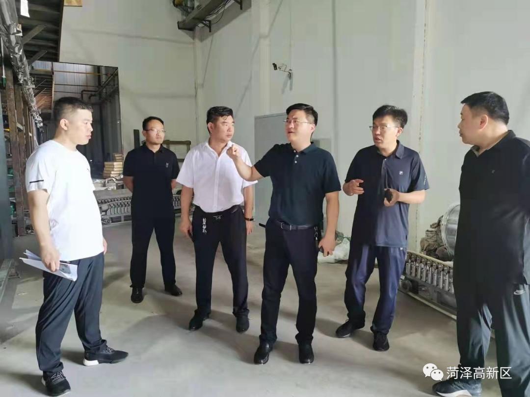 李嵩现场调度菏泽高新区重点项目建设