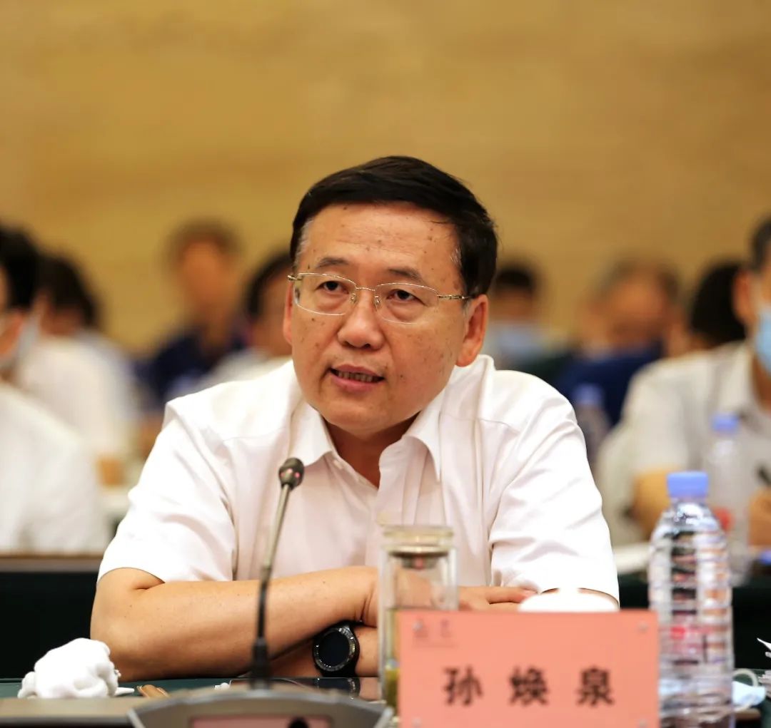集团公司党组成员,副总经理,股份公司高级副总裁刘宏斌出席会议并讲话