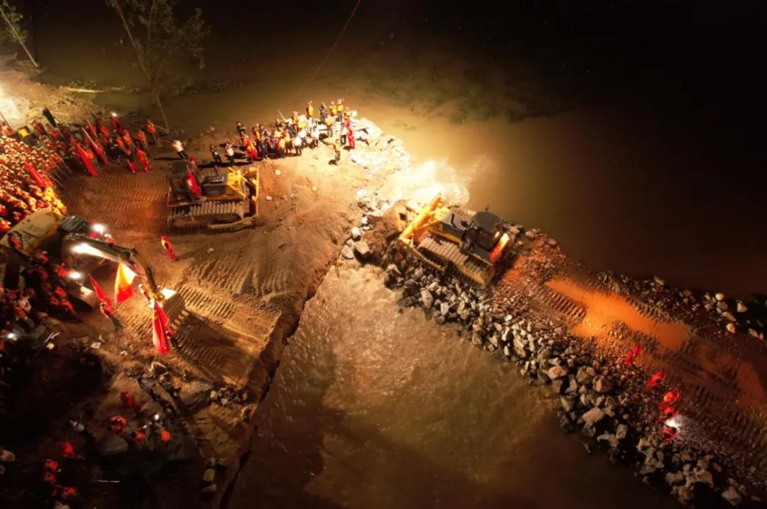 痛心!河南强降雨已致69人遇难,郑州京广快速路隧道发现6名遇难者