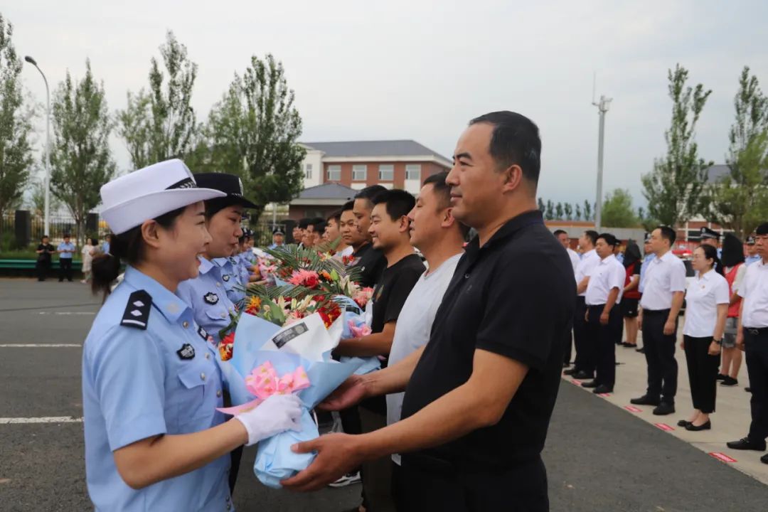 洮南市公安局举办"全民反诈,党员在行动"主题反诈宣传活动暨"7.