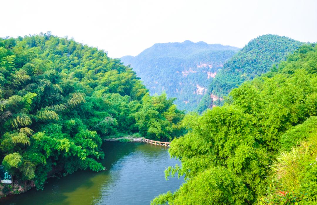 04热04到04冒04烟04宜宾气温直冲40这些地方人少景美还凉快