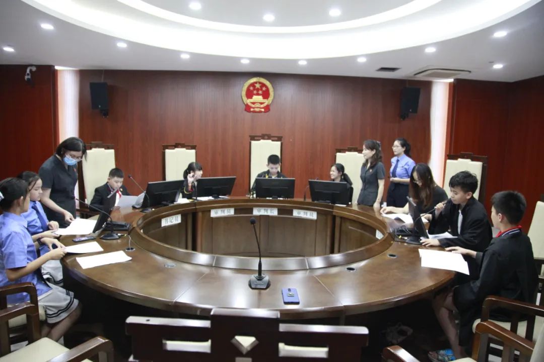 暑期新体验圆桌法庭之萌娃判案记