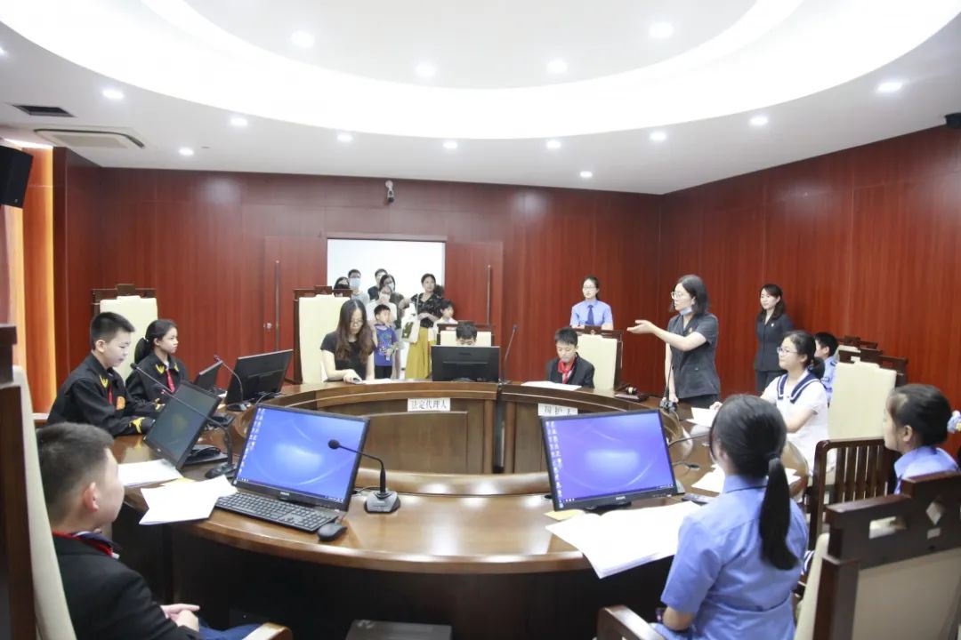 暑期新体验圆桌法庭之萌娃判案记