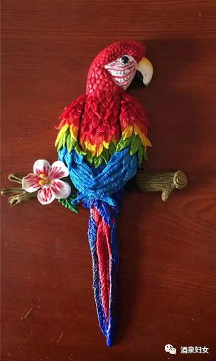 面塑,俗称面花, 礼馍, 花糕, 捏面人,是源于山