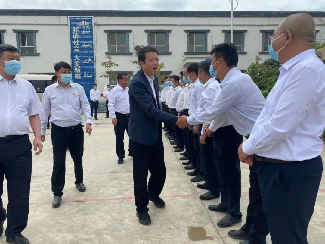 7月22-23日,民航局副局长崔晓峰一行赴新疆和田地区于田,策勒两县调研