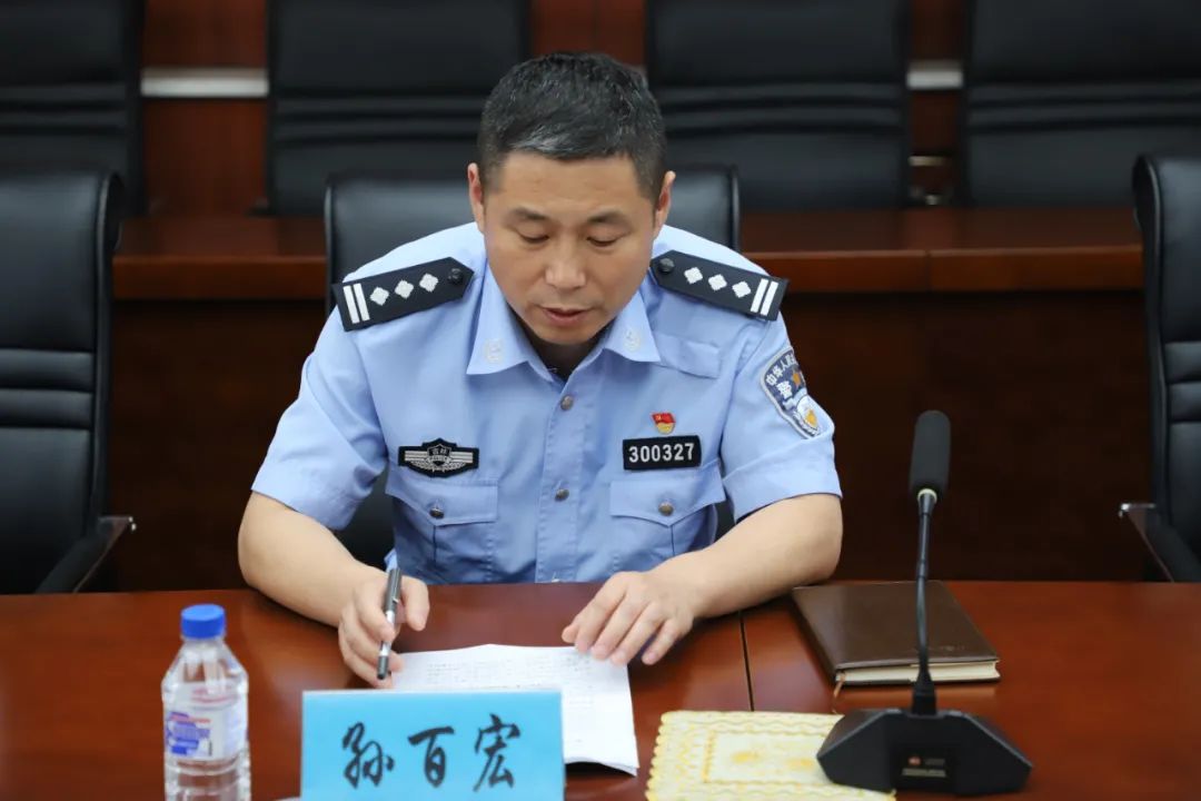 四平交管支队召开夜查酒驾醉驾夏季攻势新闻通气会