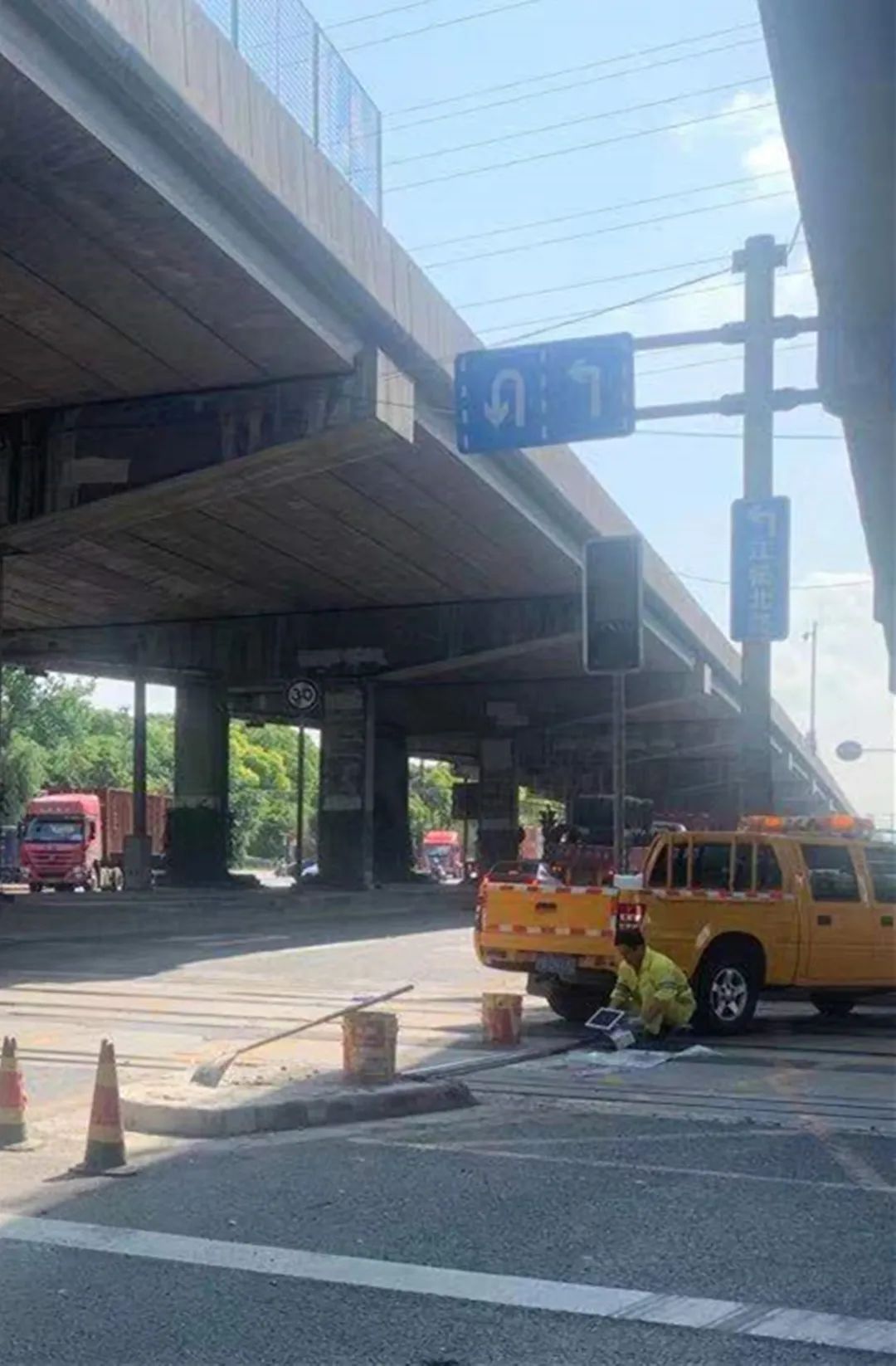宝山车主泰和路江杨北路地段道路指示标志车道标线等有调整
