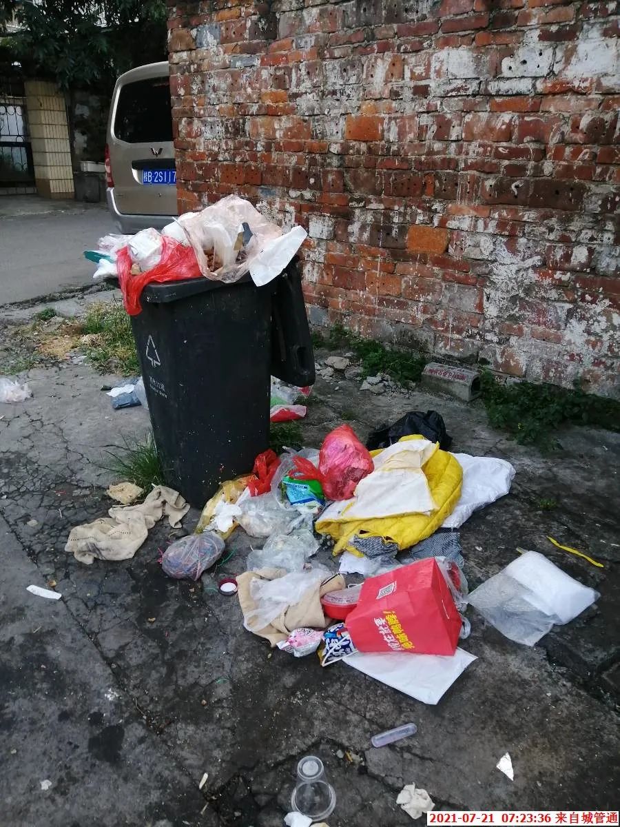 垃圾满得扑出来银柳社区新添两个分类垃圾桶解民忧