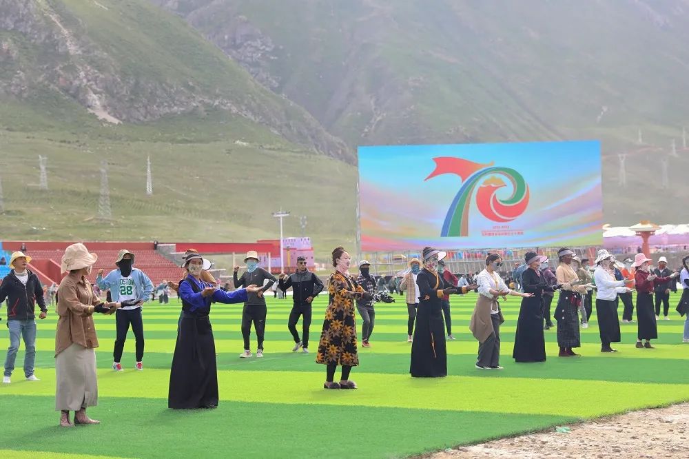 玉树藏族自治州成立7o周年暨第12届康巴艺术节开幕式文艺演出火热排练