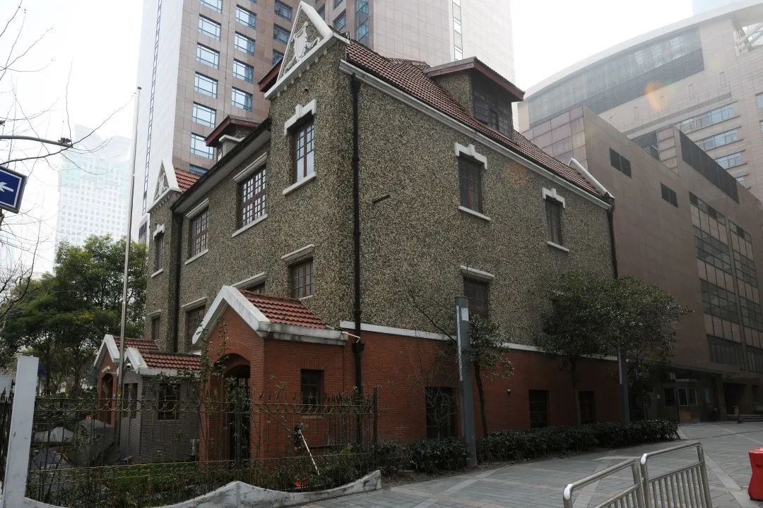 刘晓故居地址:愚园路579弄44号刘晓1947年1月任中共中央上海分局书记