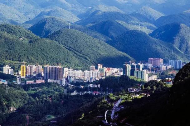 避暑恩施来凉都野三关给心灵放个假