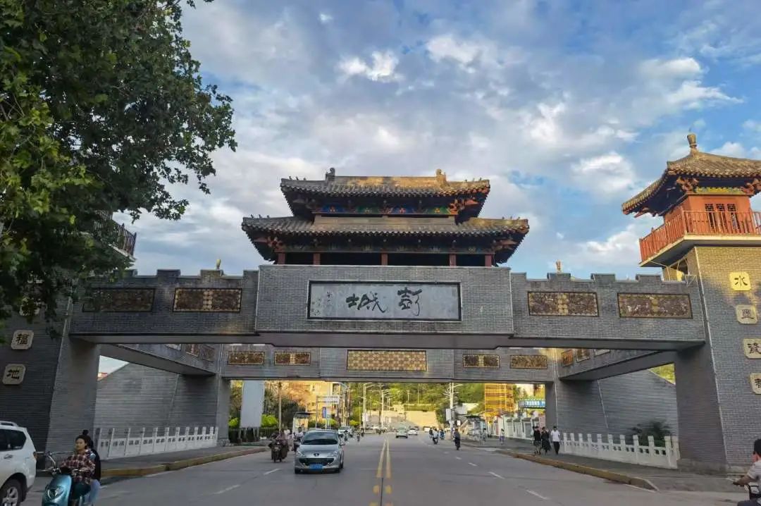 云卷云舒!夏日的峰峰,是超美的壁纸~