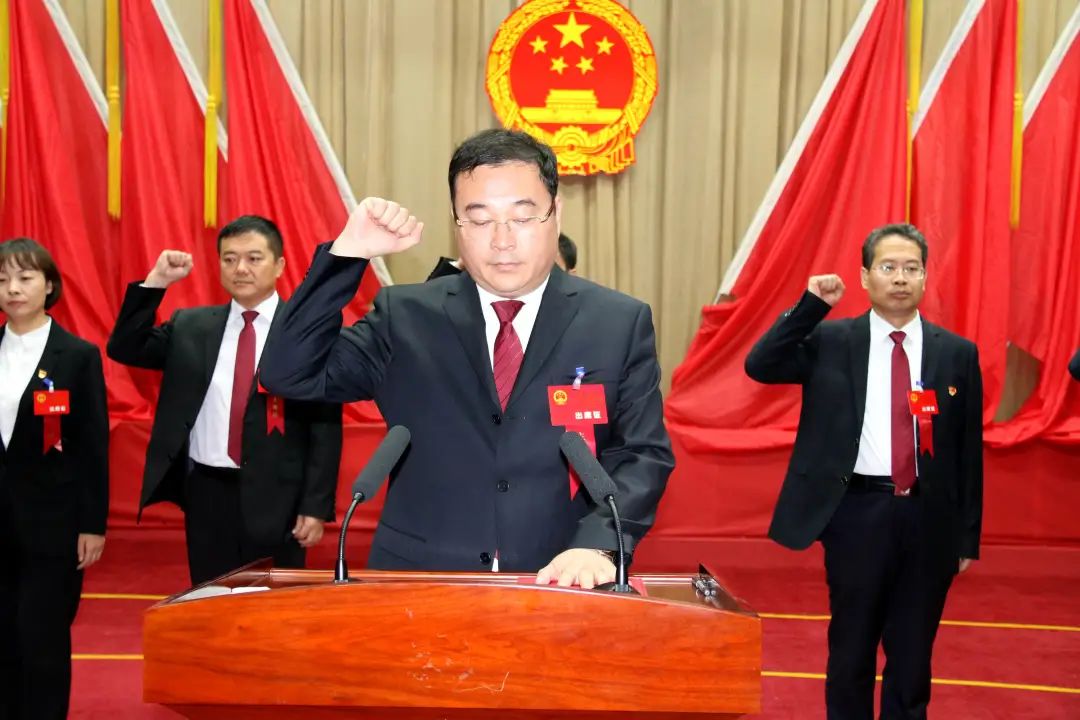 献县第十七届人民代表大会第一次会议胜利闭幕