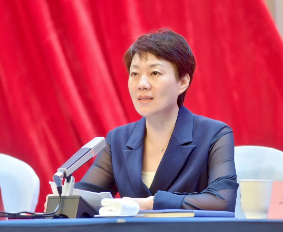 佟桂莉在区第九次归侨侨眷代表大会上强调扛起时代担当厚植家国情怀