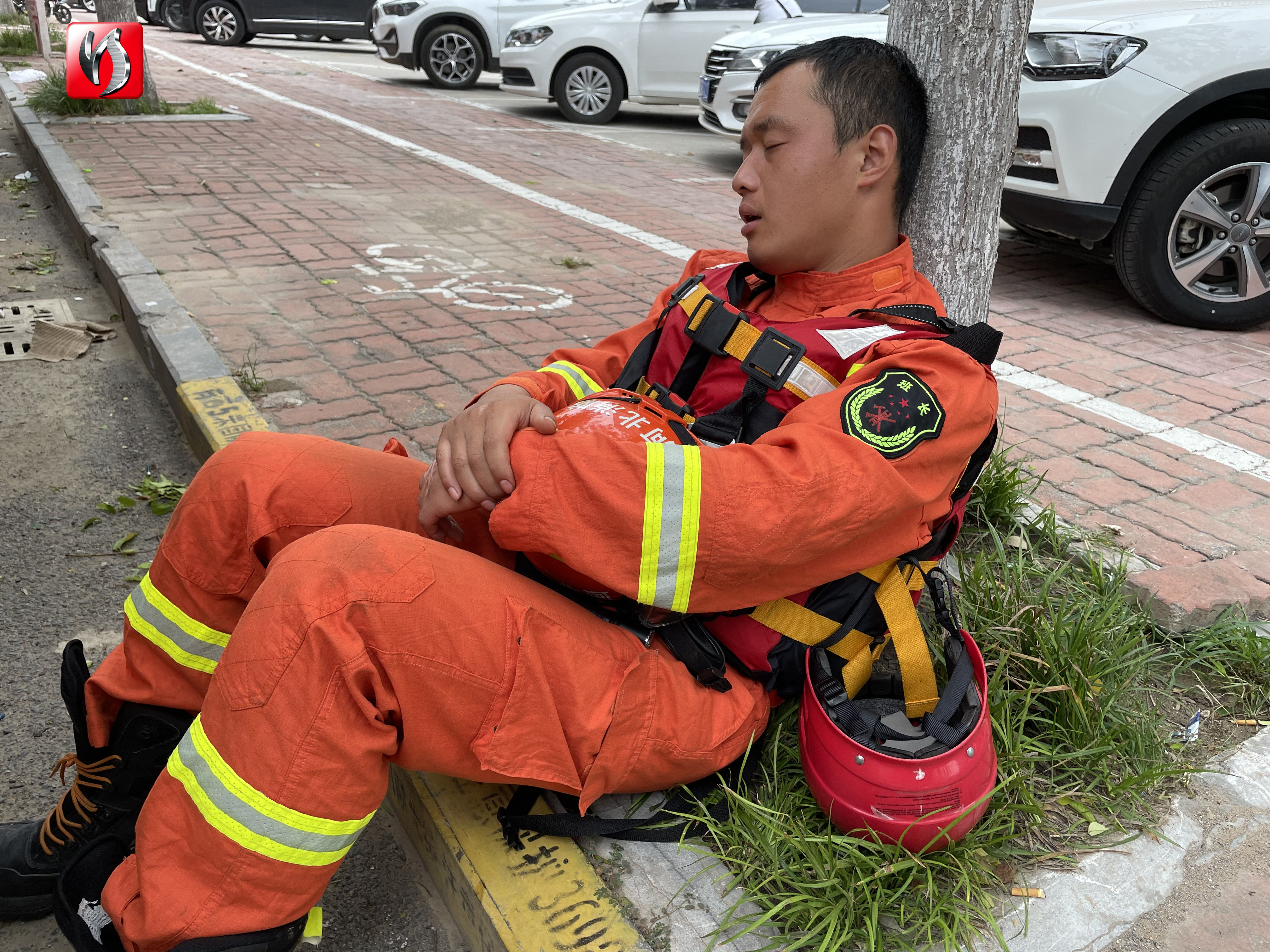 驰援河南的衡水消防救援支队队员刘畅带着喜讯转战新乡