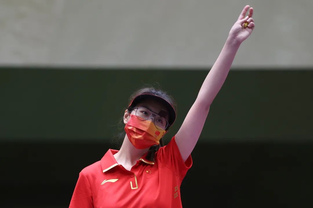 奥运金报〡00后小将肖嘉芮萱获女子25米手枪铜牌