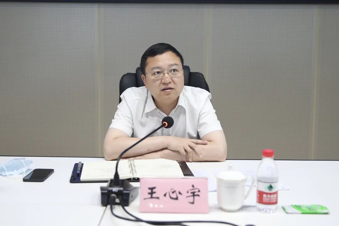 市委副书记,代市长,市防汛抗旱指挥部指挥长王心宇出席会议,强调要
