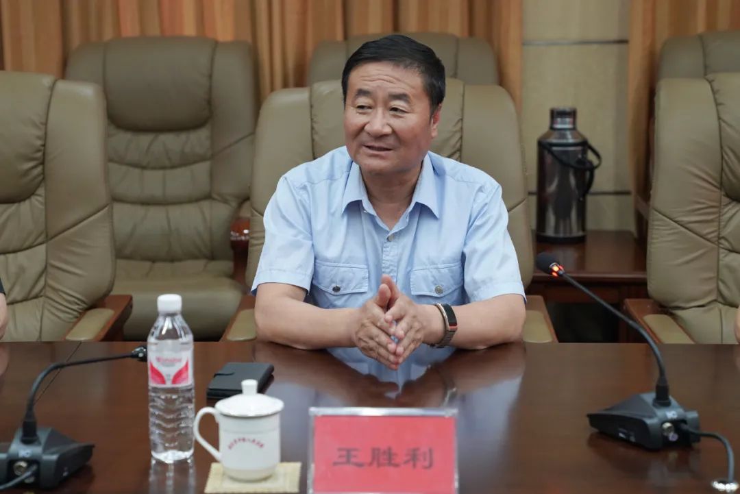 第892期通辽中院召开庆八一退役军人座谈会