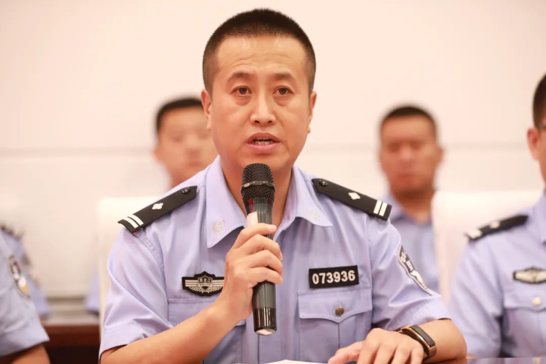 鸡西市公安局召开庆祝八一建军节座谈会