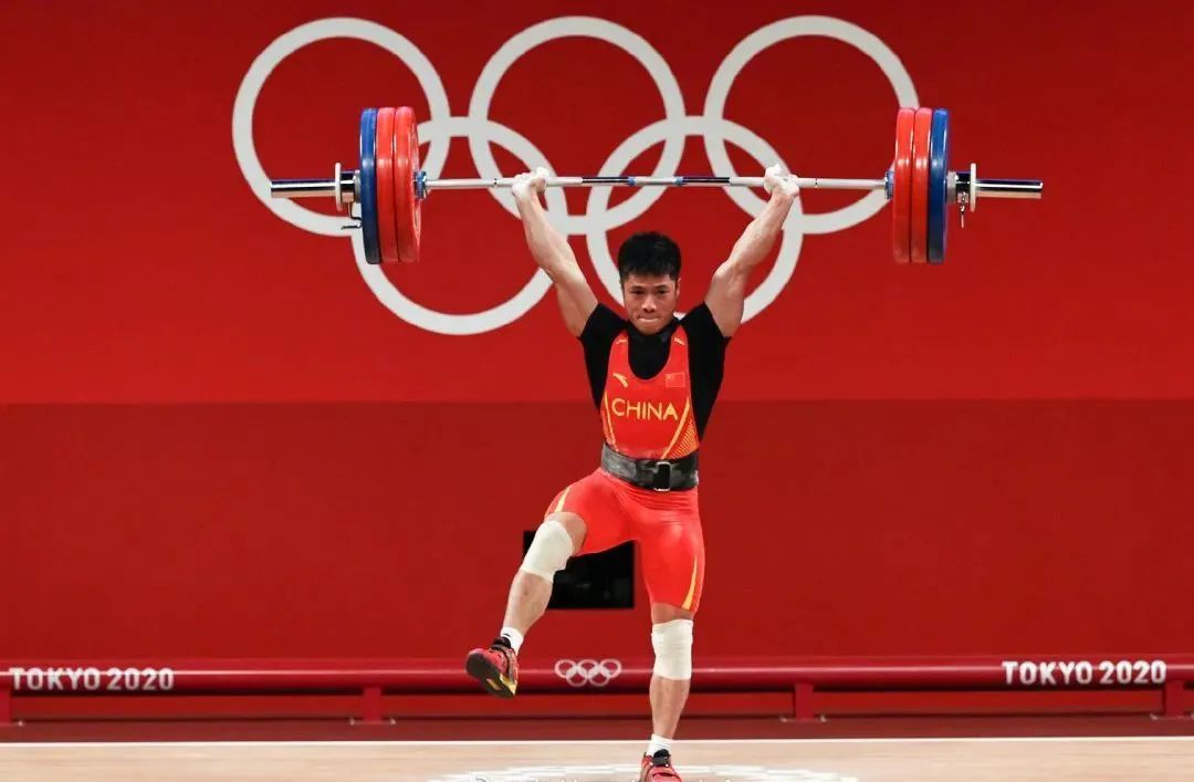举重运动员李发彬本周,在东京奥运会上《人民铁道》报业有限公司官方