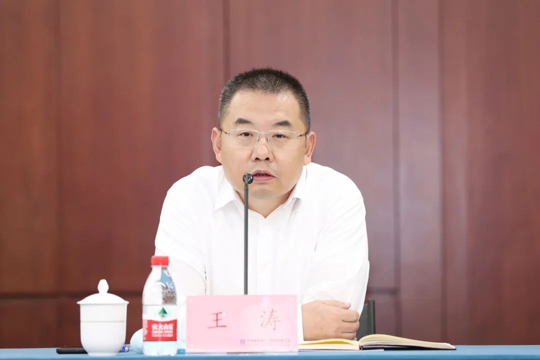 王涛在讲话中肯定了上半年海外业务发展情况,指出面对严峻的外部形势