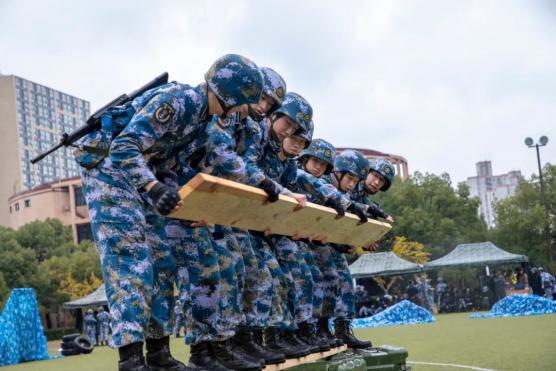 军校“顶流”女学员写下申请书:到最边远、最艰苦的地方去