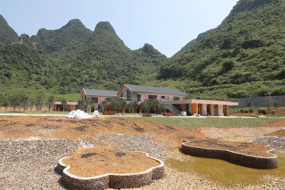 重点项目建设等内容,先后前往红渡镇乐滩竹海旅游项目,三江口(忻城)茧