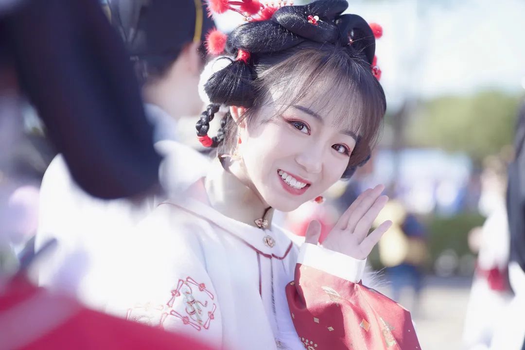 巾帼创业展美姿小万姑娘入选成华区最美退役军人