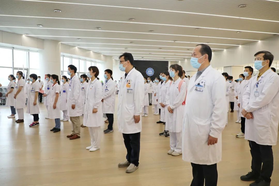 众志成城同心抗疫省人医60名医务人员奔赴南京市公共卫生医疗中心