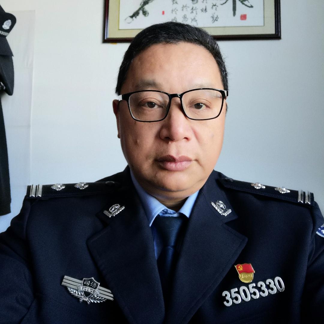 致敬八一军警两色峥嵘岁月旌旗猎猎热血依然