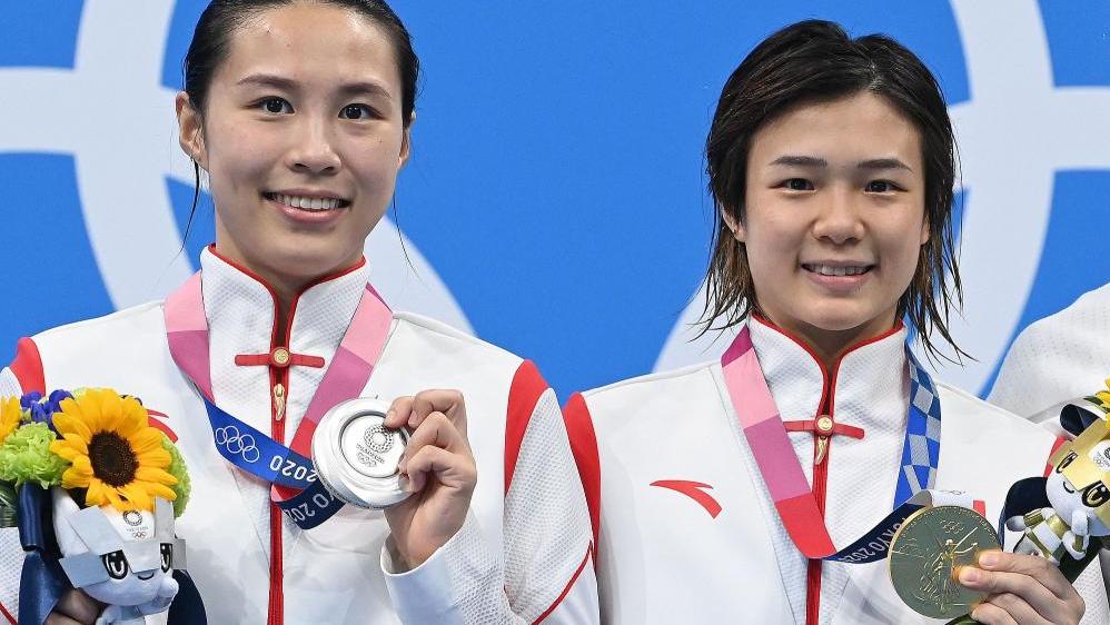 施廷懋卫冕成功王涵银牌，女子3米板中国奥运9连冠