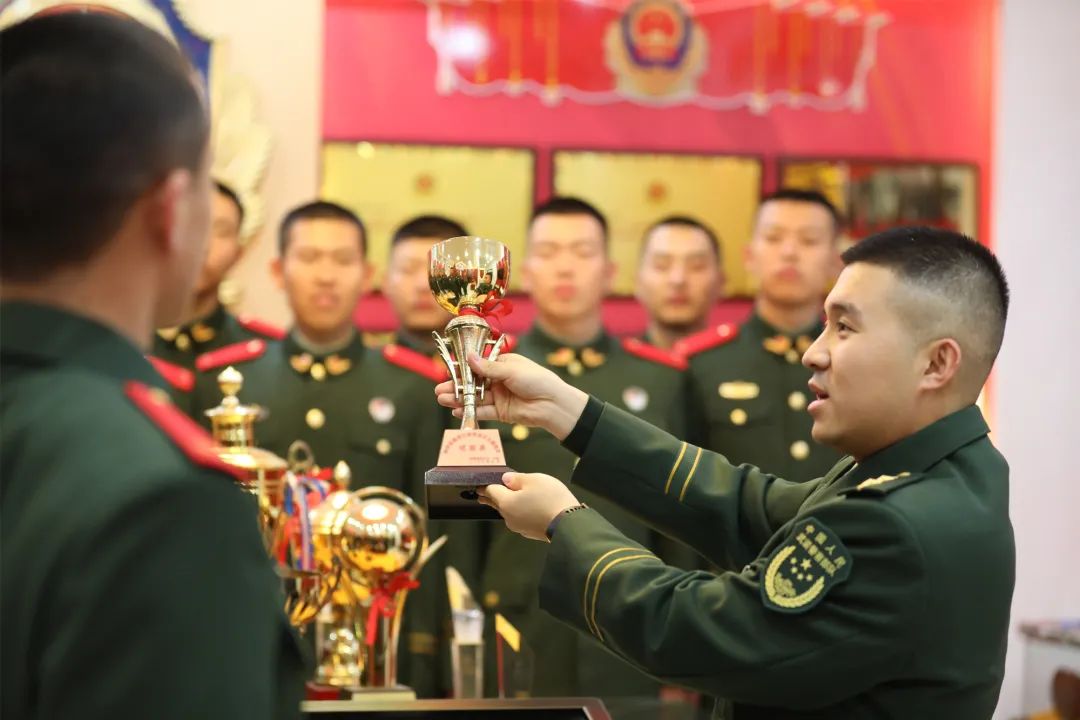 支队先后涌现出第23届"中国武警十大忠诚卫士"王二飞,武警部队优秀