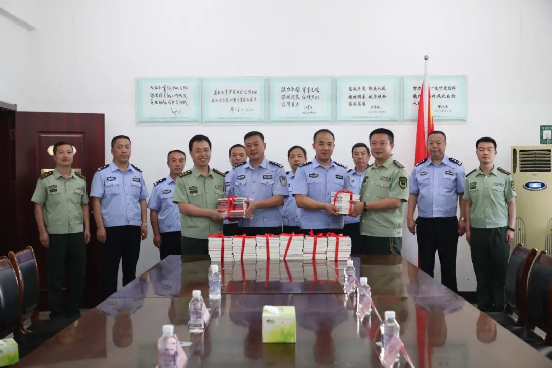 晋城公安交警支队与武警晋城支队联合开展军警联谊同心向党主题党日