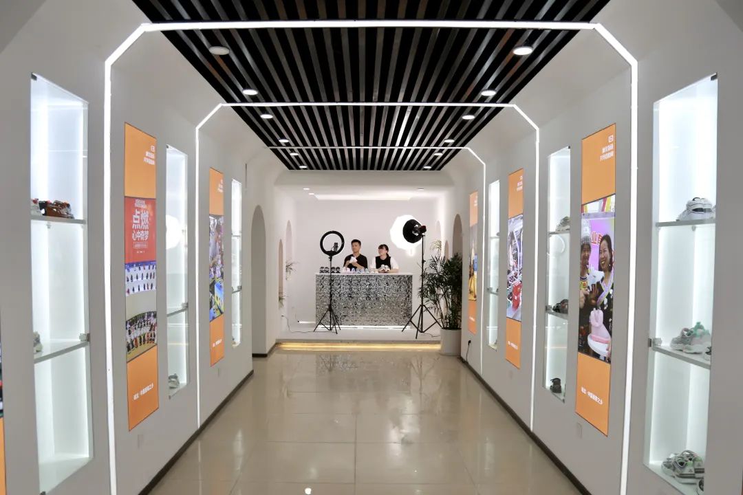 温岭市巾帼共享直播基地正式启用