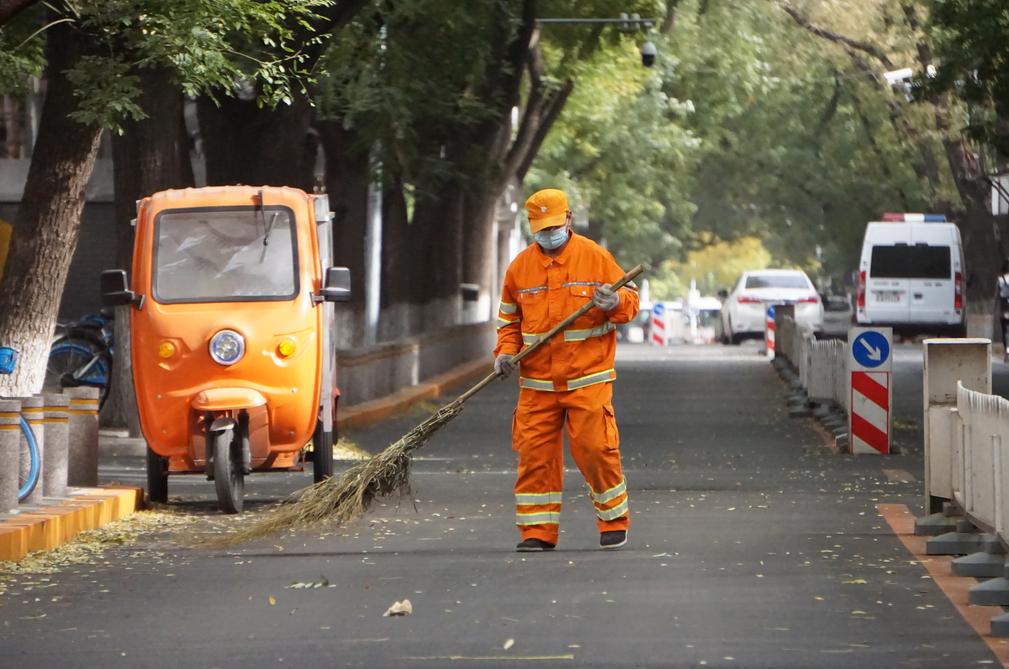 20年赚出百亿身价:中国最强清洁工和他的扫街传奇_财经_澎湃新闻-the 