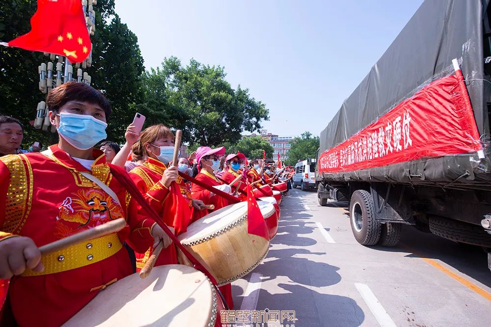 朴实热烈的方式欢送最深敬意浚县群众以最高礼遇8月1日下午2021-08-01