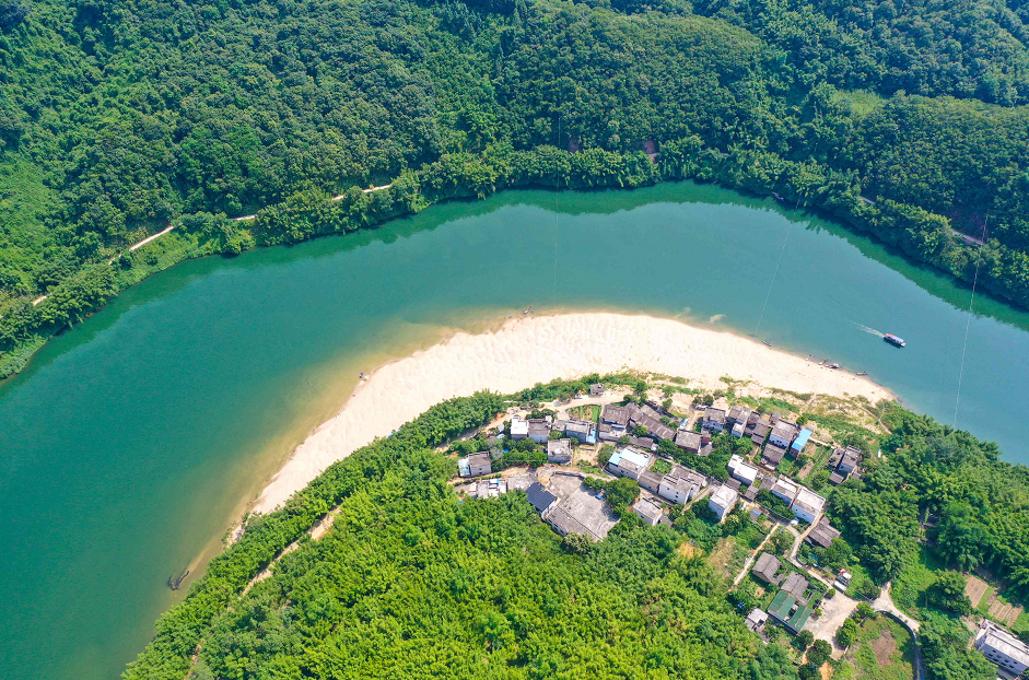 骑行和摄影爱好者纷纷点赞封开究竟凭什么