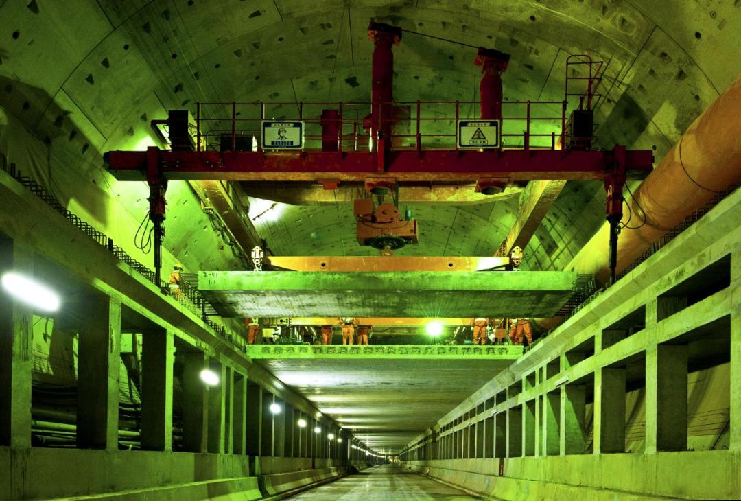 南京扬子江隧道中交集团承建世界规模最大的双管双层八车道过长江隧道