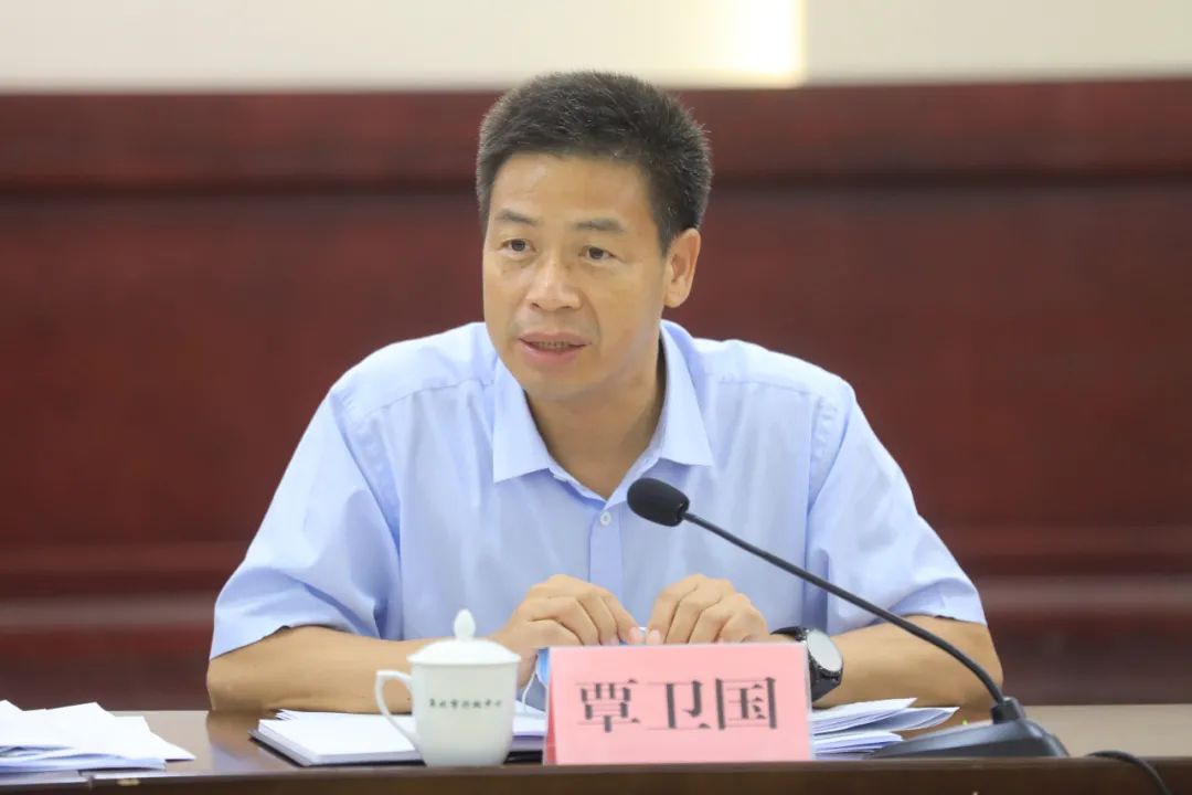 市新冠肺炎疫情防控工作领导小组及应急综合指挥部指挥长会议召开