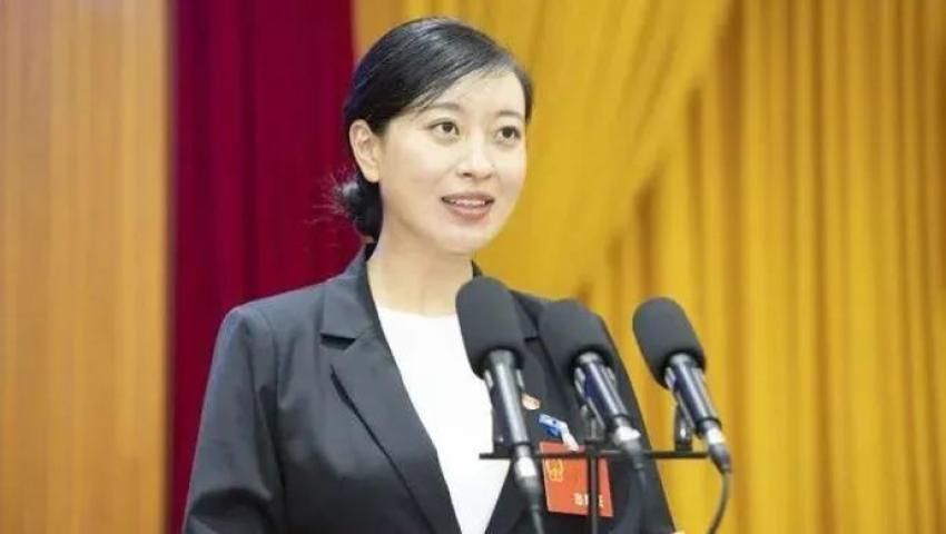 34岁清华女博士当选县长，曾在乐山挂职党的女儿准备了什么作为党费